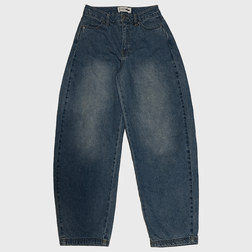 How to Style Baggy Denim Jeans